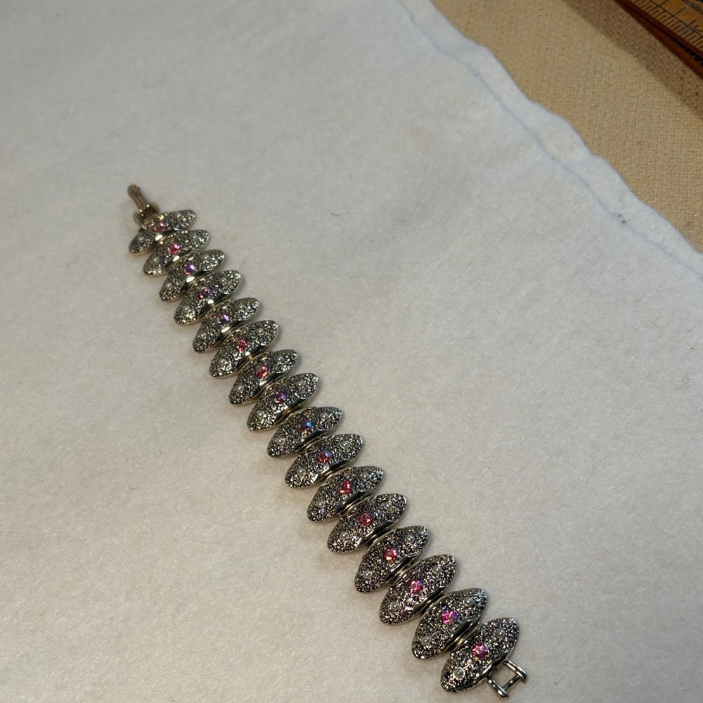 Judy Lee Gold-Tone w/Pink Rhinestones and tiny faux pearls